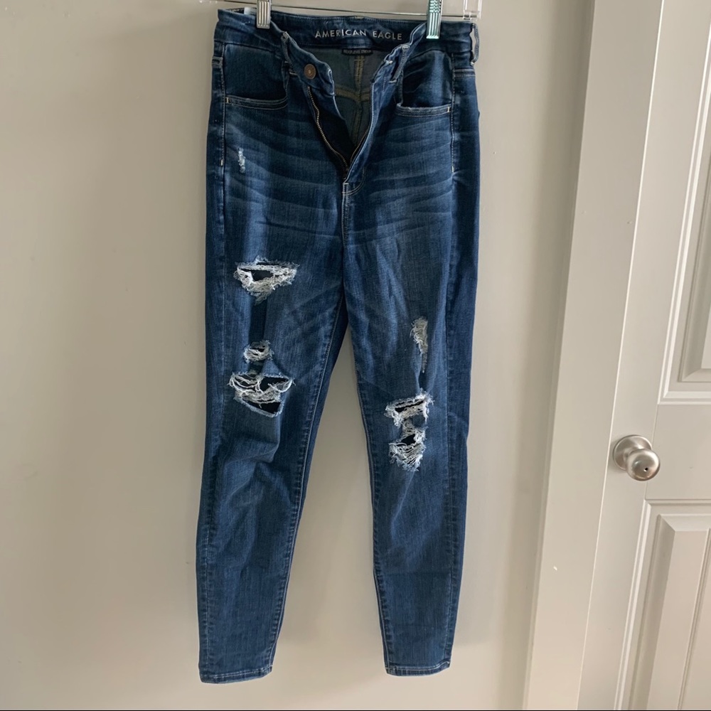 Ripped Curvy High-rise Jegging